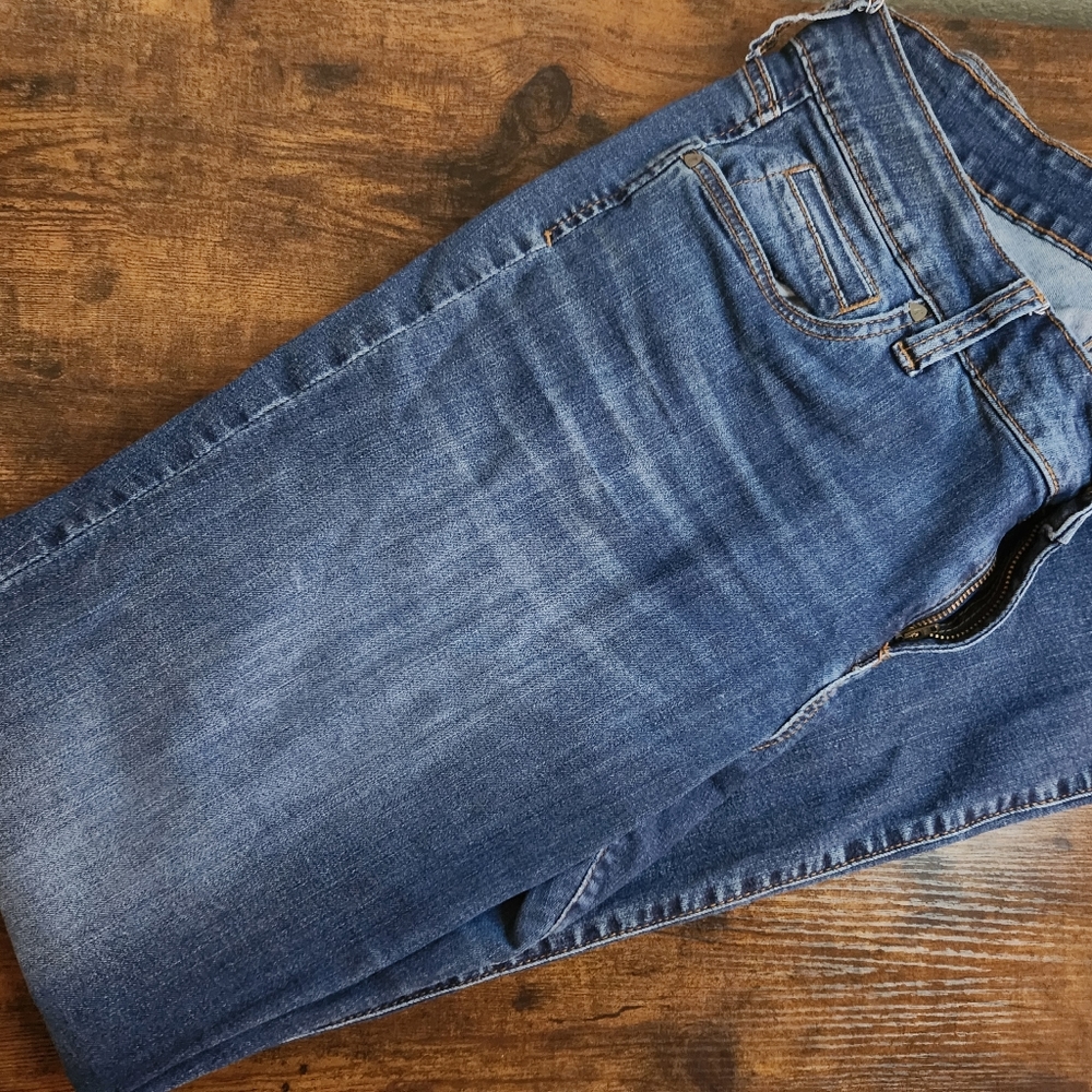 KUT jeans in bootcut style. Size 16